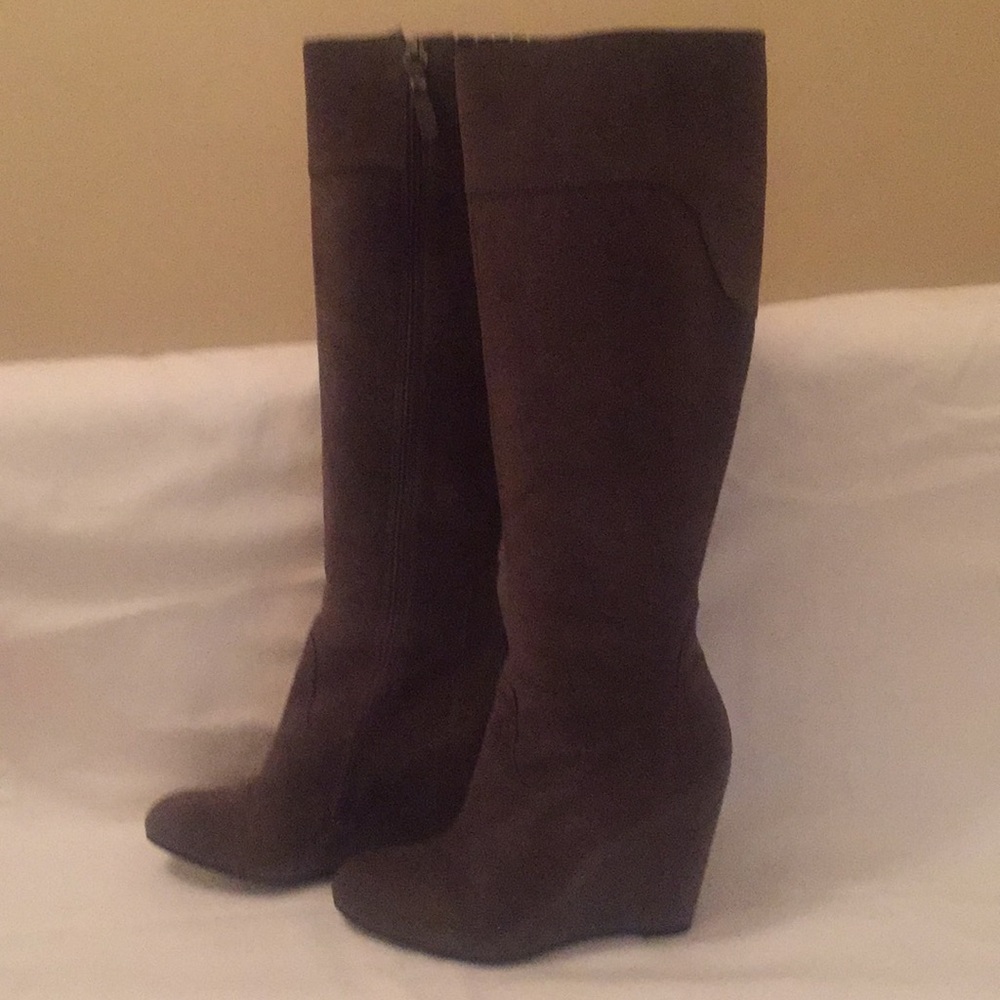 Via Spiga V-Farah Grey Suede Wedge Boots